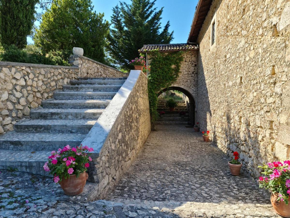 Rocca Lorenizo Pacentro Exterior photo